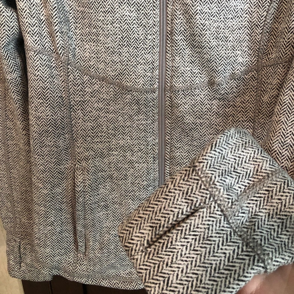 Zip-up Jacket - Picture 3 of 5